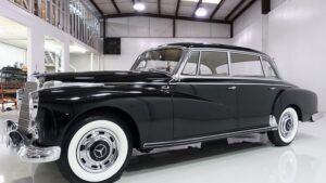 1960y Mercedes-Benz 300D