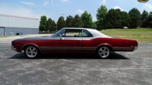 1966y Oldsmobile Starfire