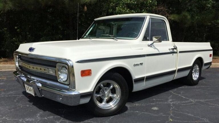 1969y Chevrolet C-K Trucks