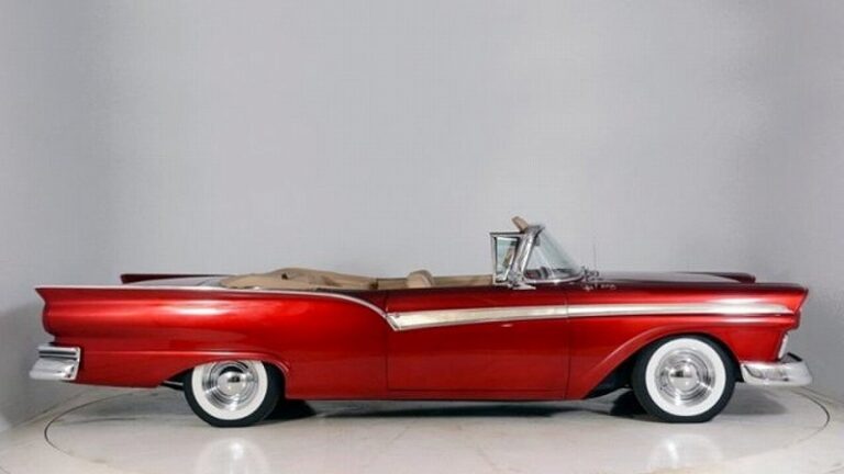 1957y Ford Fairlane