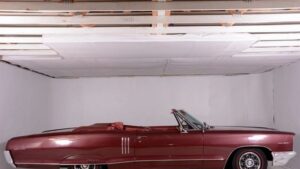 1966y Pontiac 2+2
