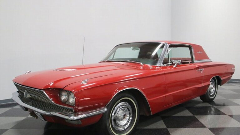 1966y Ford Thunderbird