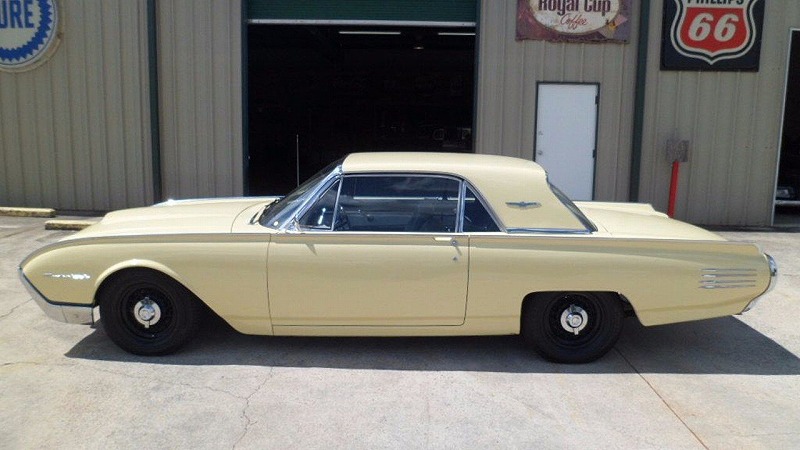 1961y Ford Thunderbird