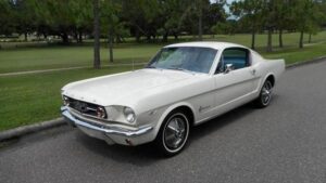 1965y Ford Mustang Fastback