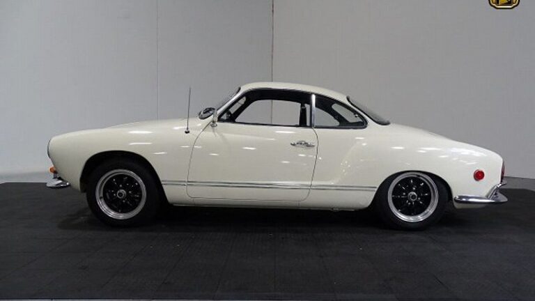 1968y Volkswagen Karmann-Ghia