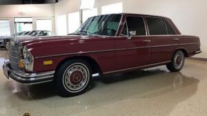 1970y Mercedes-Benz 280SEL
