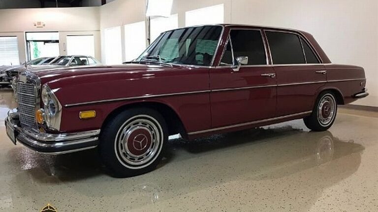 1970y Mercedes-Benz 280SEL