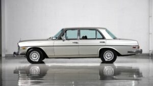 1971y Mercedes-Benz 300SEL