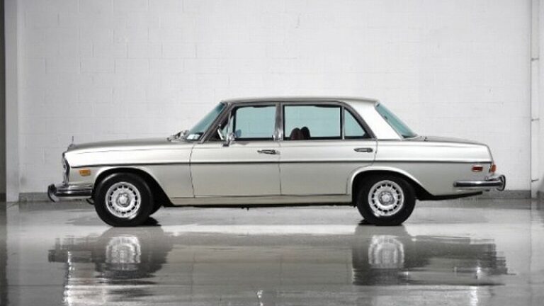 1971y Mercedes-Benz 300SEL