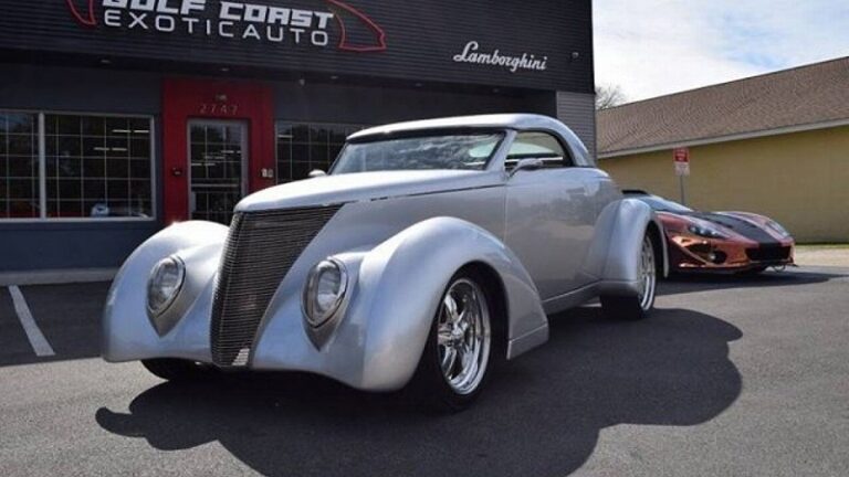 1937y Ford Custom