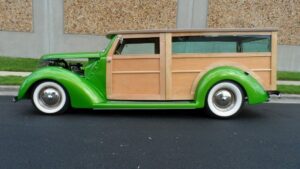 1937y Ford Custom