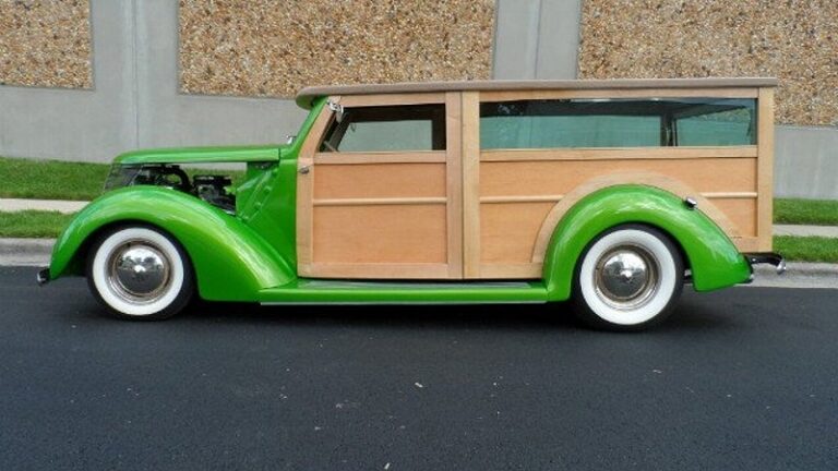 1937y Ford Custom