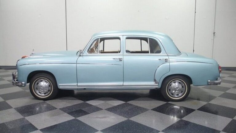 1959y Mercedes-Benz 220S