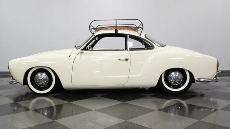 1967y Volkswagen Karmann-Ghia