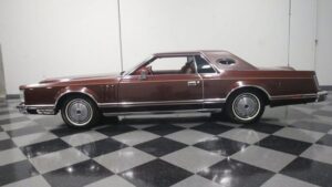 1977y Lincoln Continental