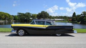 1957y Ford Fairlane