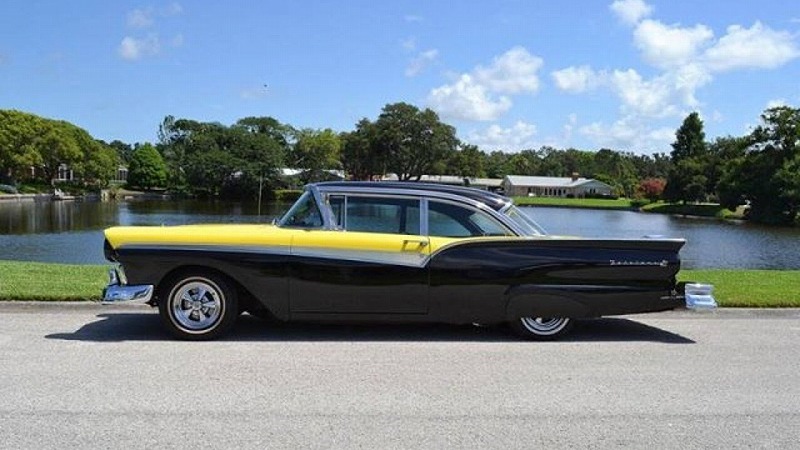 1957y Ford Fairlane