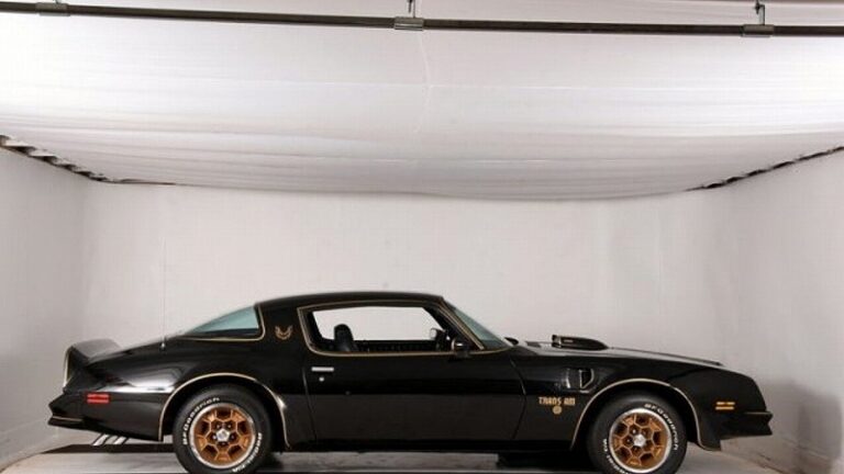 1976y Pontiac Firebird