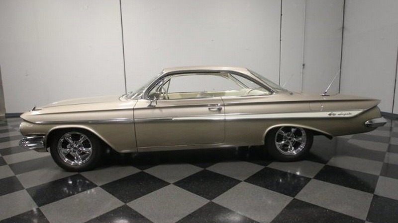 1961y Chevrolet Impala