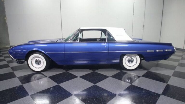 1962y Ford Thunderbird