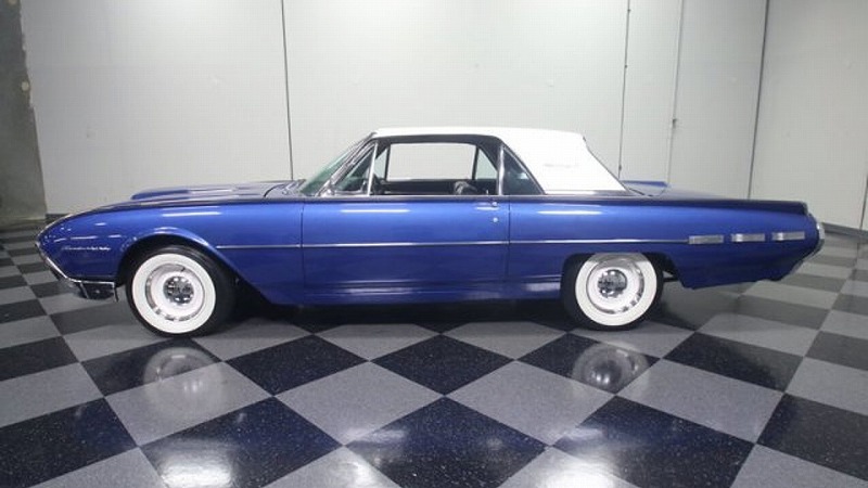 1962y Ford Thunderbird