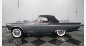 1957y Ford Thunderbird