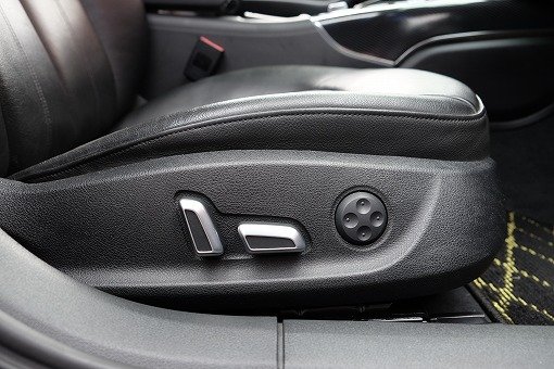 アウディ A6 アバント 3.0TFSI
