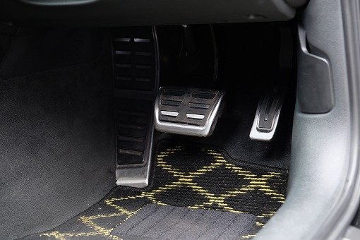 アウディ A6 アバント 3.0TFSI