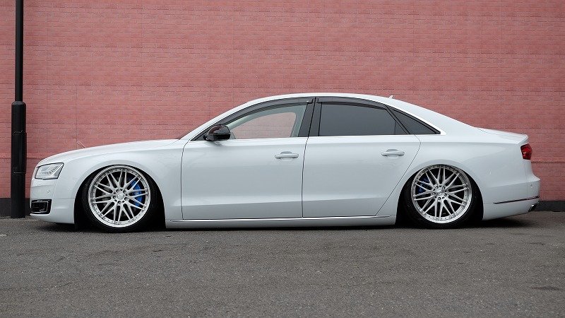 アウディ A8 4.0TFSI（2）
