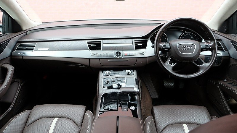 アウディ A8 4.0TFSI（5）
