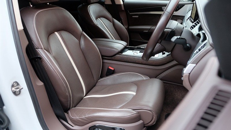 アウディ A8 4.0TFSI（6）