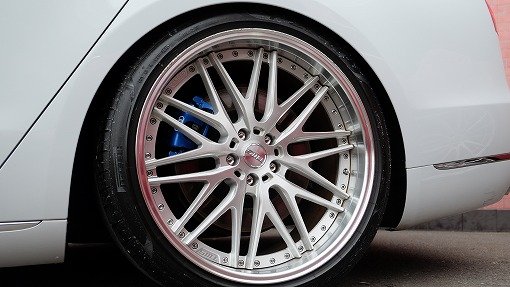 アウディ A8 4.0TFSI