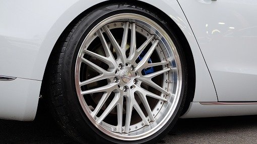 アウディ A8 4.0TFSI