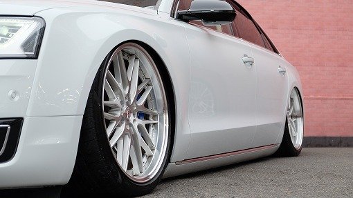 アウディ A8 4.0TFSI