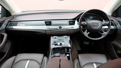 アウディ A8 4.0TFSI