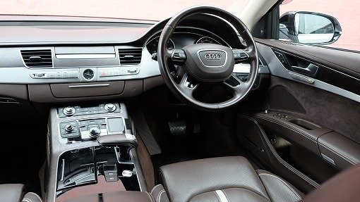 アウディ A8 4.0TFSI