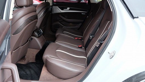 アウディ A8 4.0TFSI