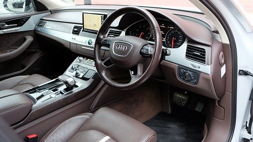 アウディ A8 4.0TFSI