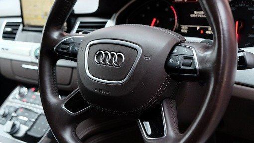 アウディ A8 4.0TFSI
