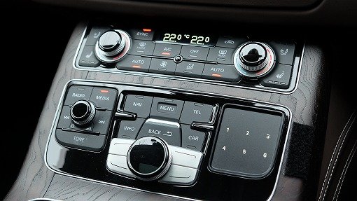 アウディ A8 4.0TFSI