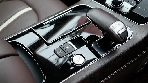アウディ A8 4.0TFSI