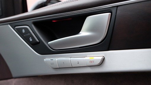 アウディ A8 4.0TFSI