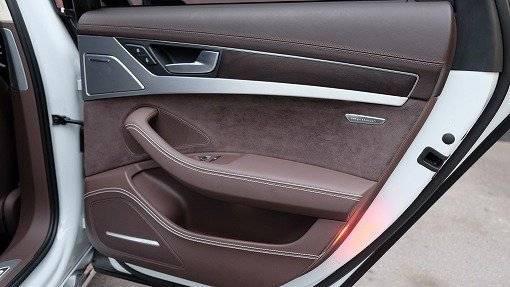 アウディ A8 4.0TFSI