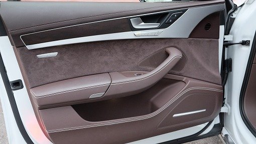 アウディ A8 4.0TFSI