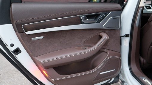 アウディ A8 4.0TFSI
