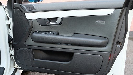 アウディ RS4 アバント ﾎﾜｲﾄｽﾀｲﾙLTD