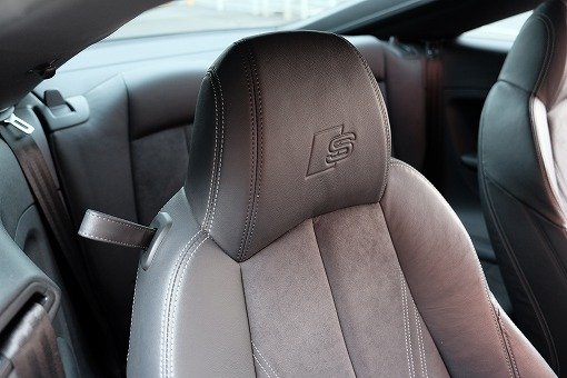 アウディ TT 2.0TFSI クワトロ