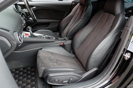 アウディ TT 2.0TFSI クワトロ