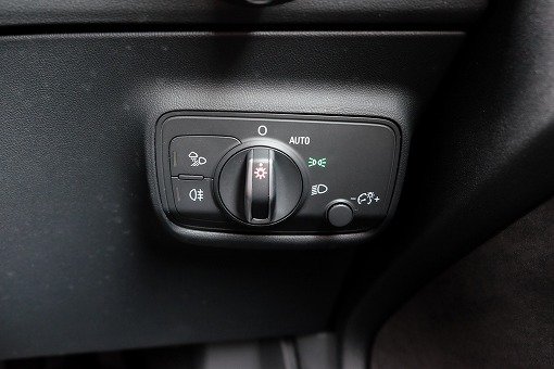 アウディ TT 2.0TFSI クワトロ