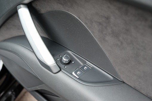アウディ TT 2.0TFSI クワトロ
